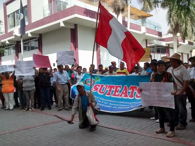 Trabajadores de Tumán protestaron frente a Palacio Judicial