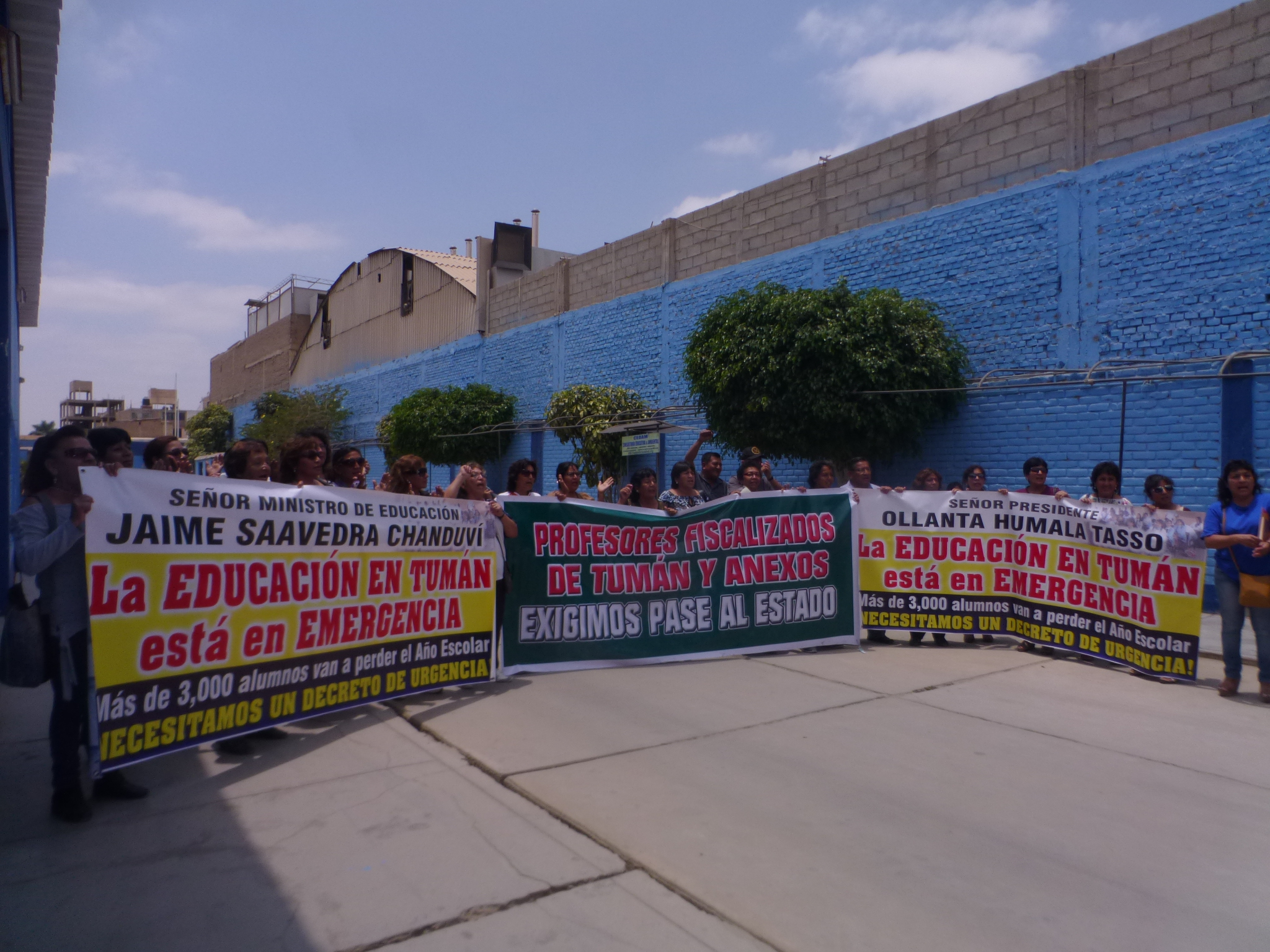 Docentes de Tumán toman instalaciones de la Gerencia de Educación