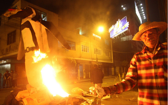 Municipalidad de La Victoria multará con 1600 soles por quema de muñecos en calles