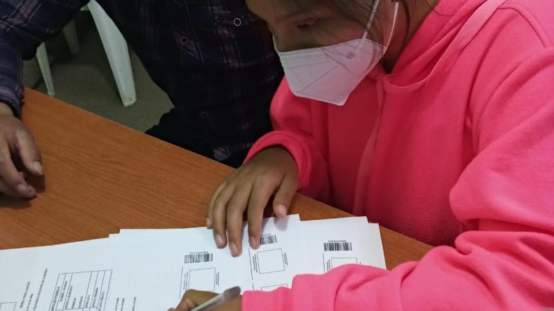 Reniec presenta registro civil bilingüe en Castellano - Quechua Wanka