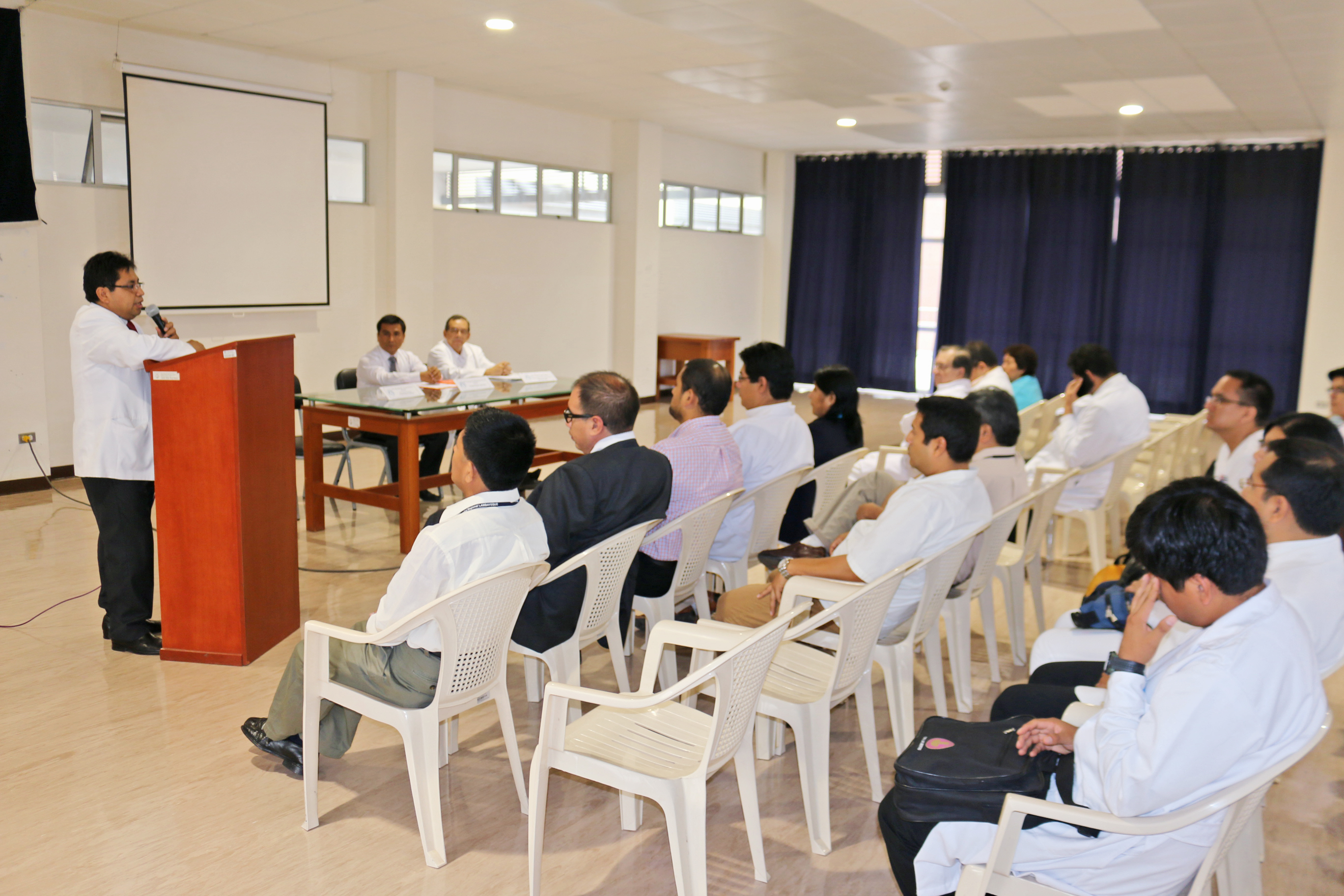 Se inauguró el Programa de Inducción a Médicos Residentes 2015-II