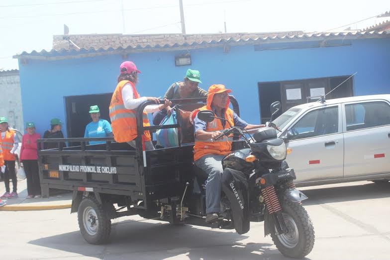 Población chiclayana realiza recolección selectiva de residuos solidos