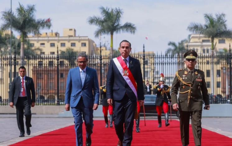 Presidente interino José Jerí llegó esta mañana a Palacio de Gobierno 