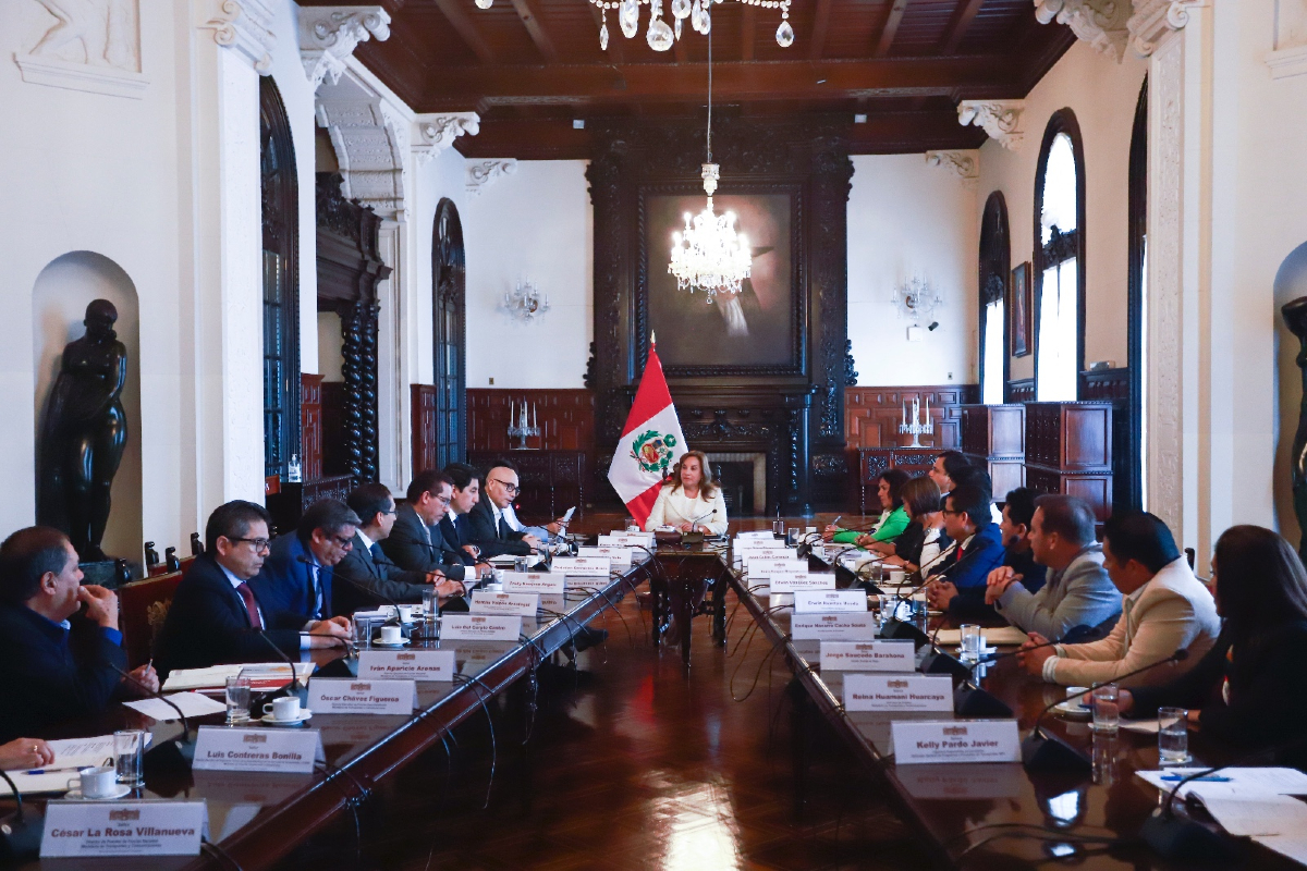 Dina Boluarte lideró una reunión con autoridades de Lambayeque