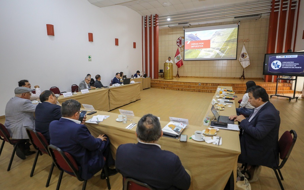 Capacitan y dan asistencia técnica a 412 entidades públicas en el primer trimestre de 2025