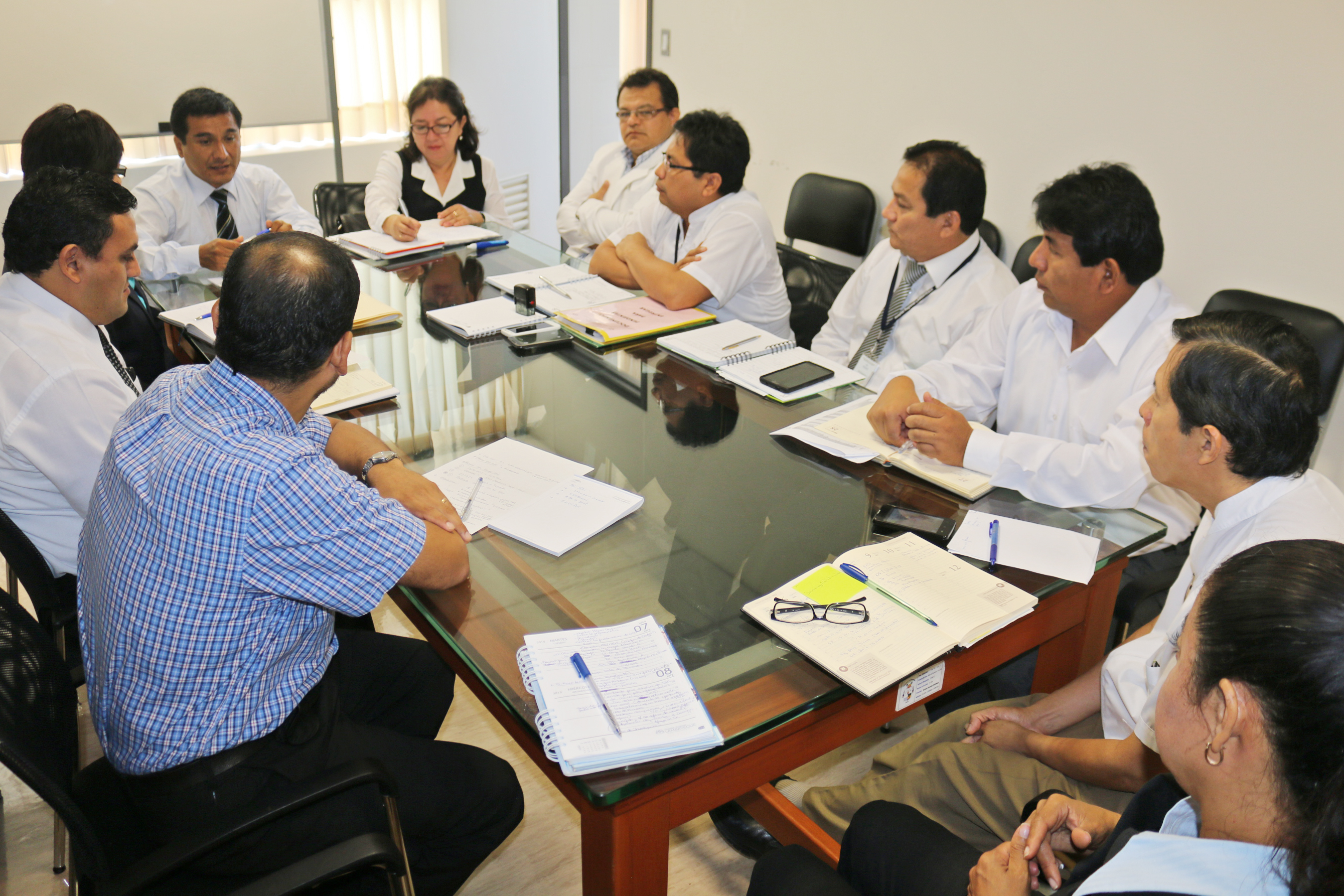 Director del Hospital Regional busca solucionar problemas administrativos