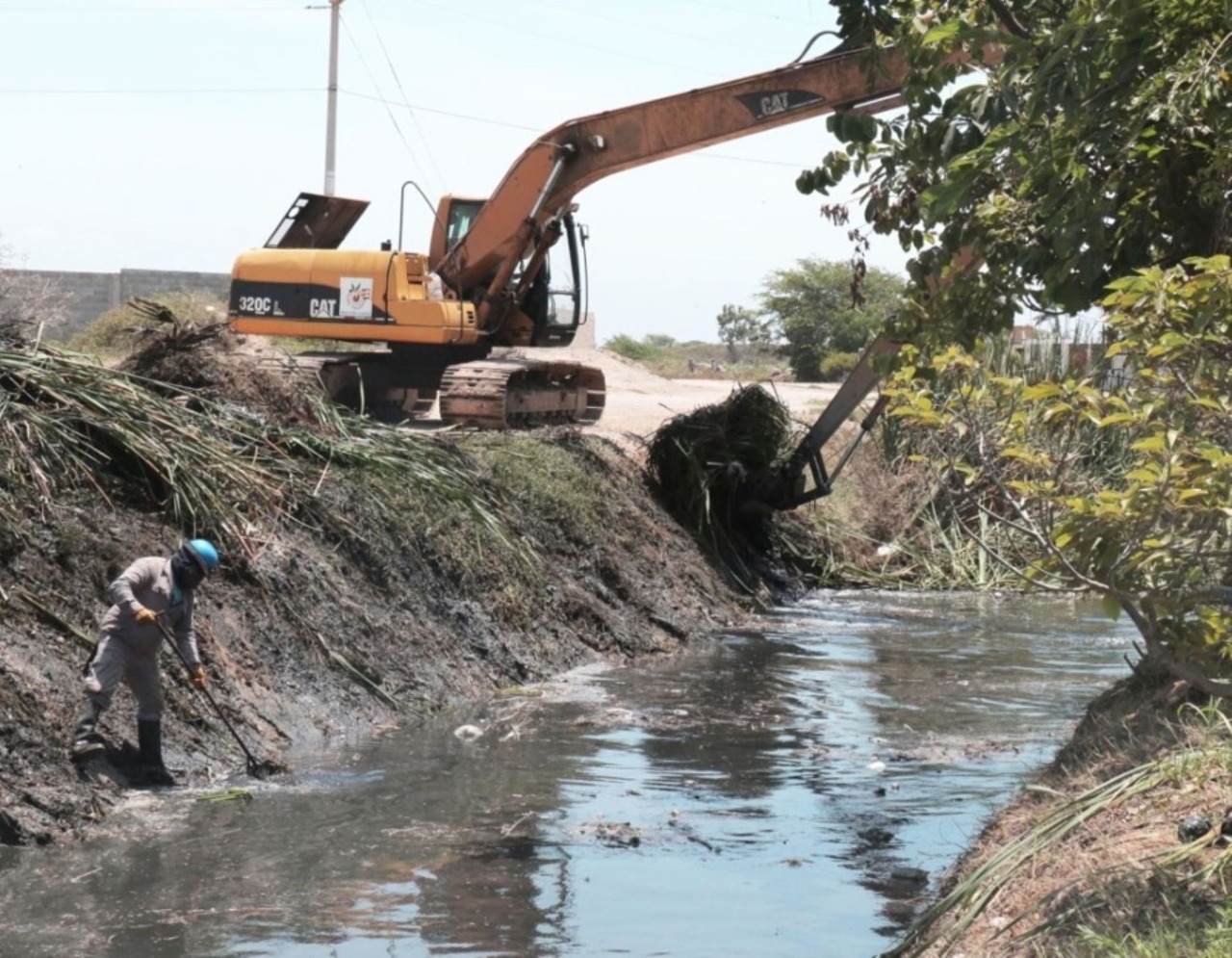  Lambayeque inicia mantenimiento de drenes para prevenir posibles daños por lluvias