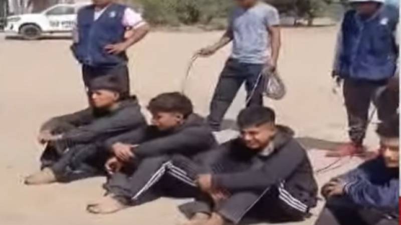 Lambayeque: ronderos obligan a presuntos ladrones a caminar descalzos en Jayanca