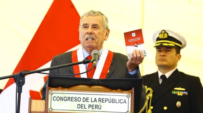 Rospigliosi advierte que el terrorismo "sigue amenazando a nuestra sociedad"