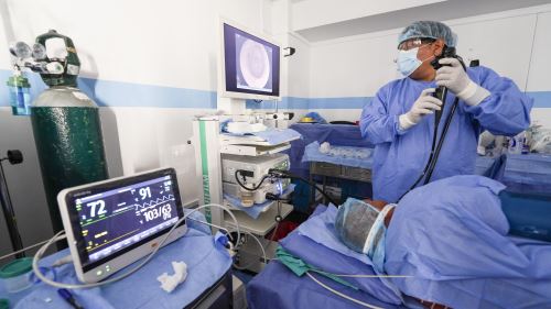 Lambayeque: médicos salvan a hombre que se atragantó con un trozo de chicharrón