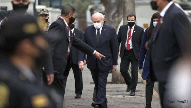 Se fue Cateriano y puede ganar el Perú