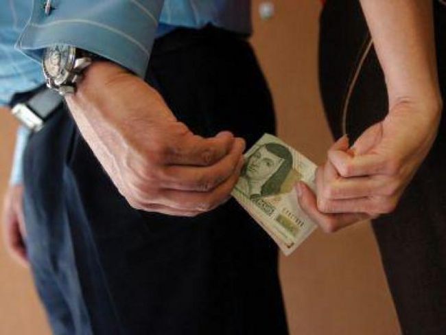 Funcionarios deben actuar con neutralidad en el desempeño de su labor