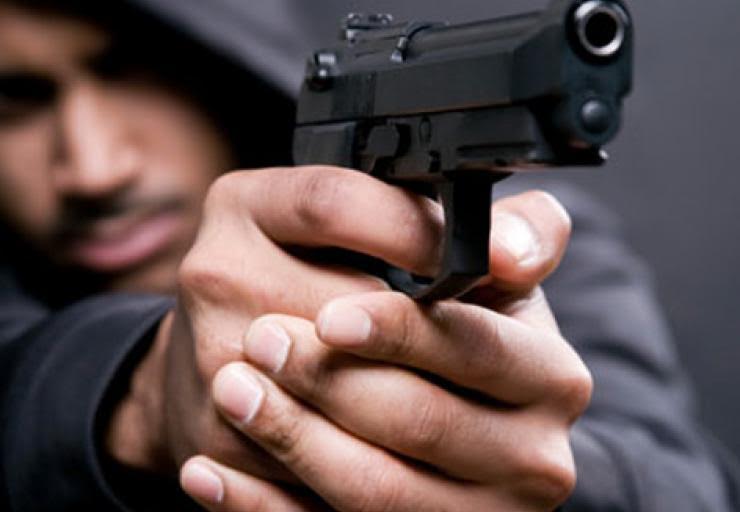 Sicarios asesinan a joven en presunto ajuste de cuentas