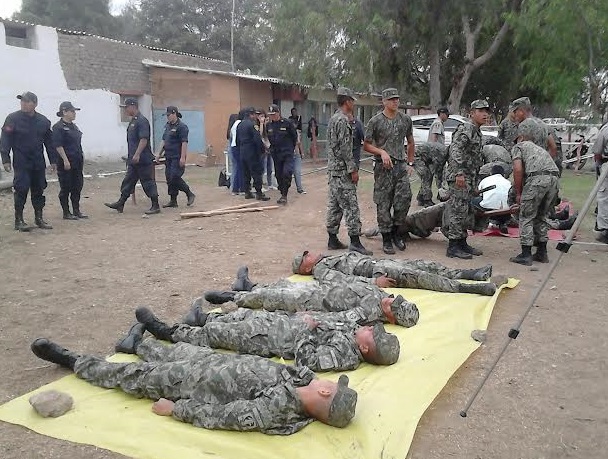 Agentes policiales participan de curso de rescate de víctimas ante el FEN