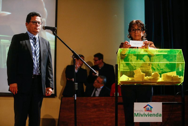 Construcción de viviendas definitivas para damnificados por “El Niño Costero” se define a través de sorteo