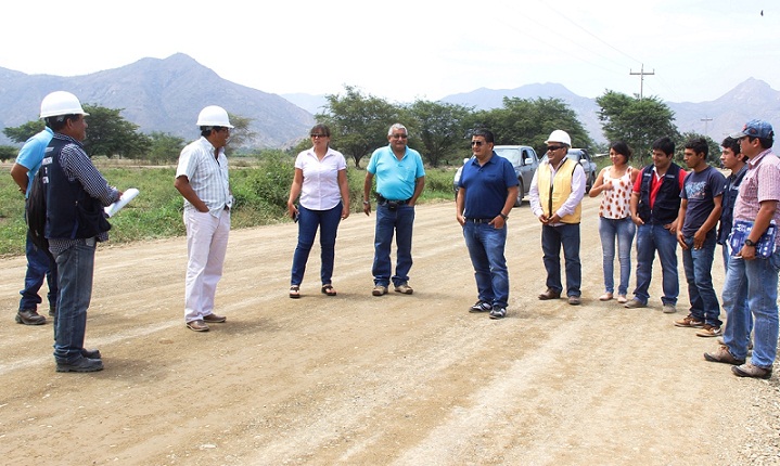 Autoridades regionales inspeccionaron avance de trabajos en carretera Batangrande