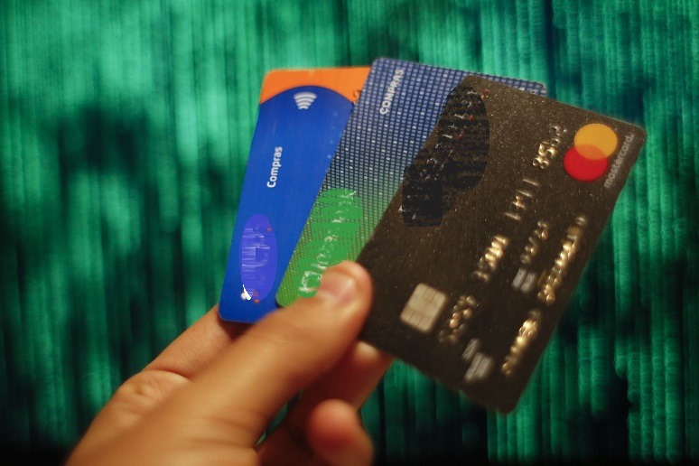 “Bancos deben evitar prácticas abusivas con las tarjetas de crédito”, alerta la SBS