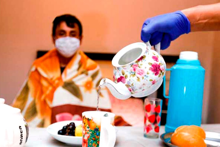 ¿Cómo tratar una posible emergencia de COVID-19 en casa?