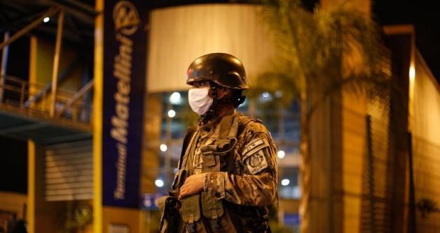 Cuarentena continúa en siete regiones para menores de 14 y mayores de 65 años