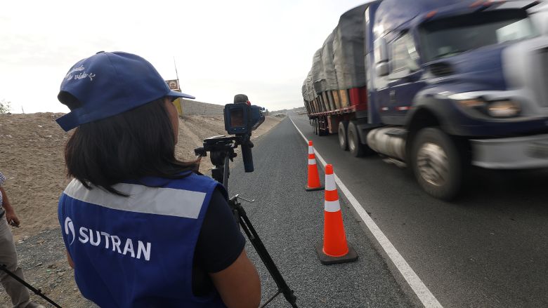Sutran verifica cumplimiento de los límites máximos de velocidad en cinco regiones del país