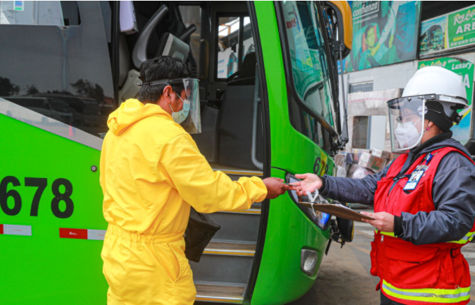 Transporte interprovincial no opera desde hoy en estas regiones y provincias con cuarentena