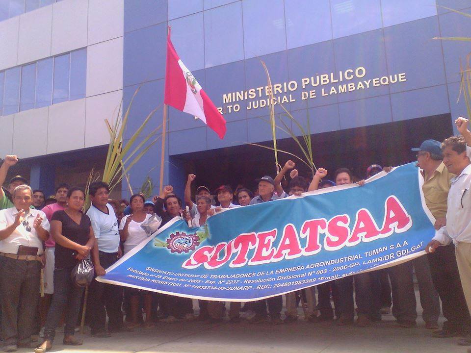 Trabajadores marchan para capturar a directores de Tumán