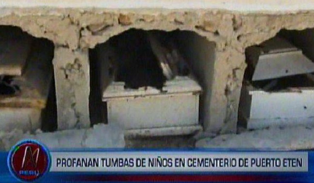 Profanan tumbas de niños y adultos en cementerio de Puerto Eten