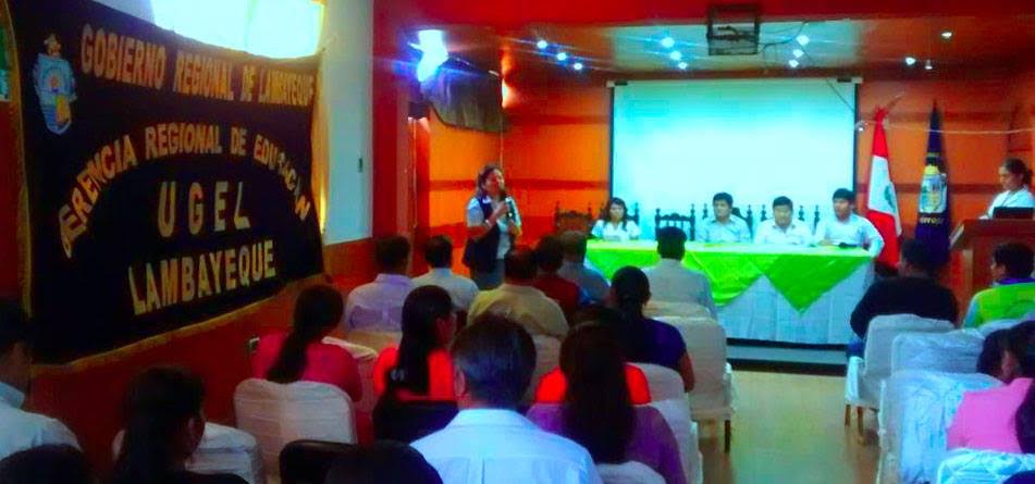 Directora de la Ugel Lambayeque se reúne con autoridades de la zona rural