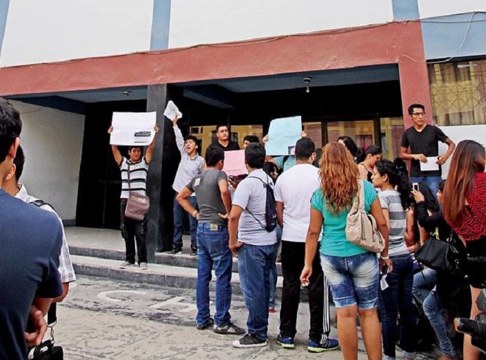 Alumnos de la Universidad de Chiclayo demandan democracia en elecciones internas