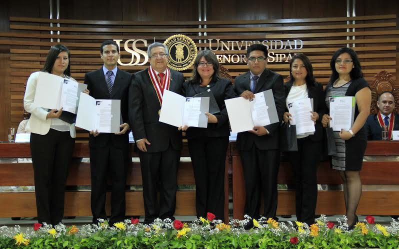 Escuela de psicología de la Universidad Señor de Sipán recibió certificado de acreditación por el SINEACE 