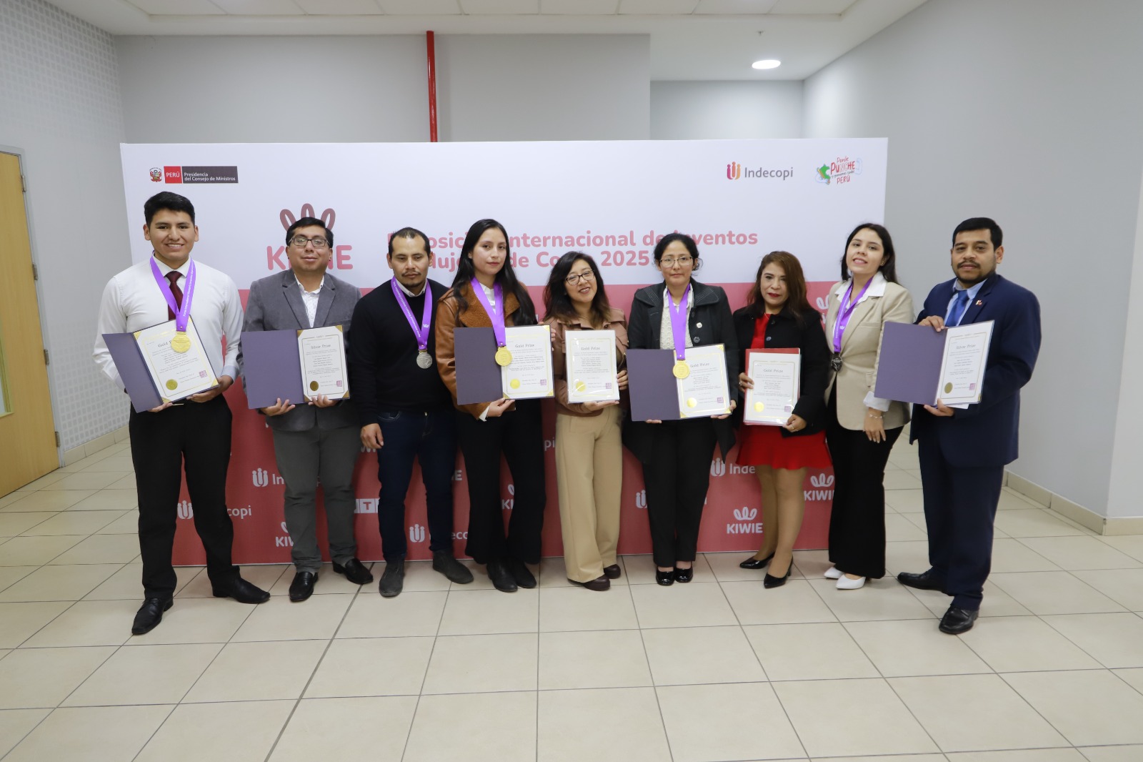 Estudiantes y egresados UTP obtuvieron medallas de oro y plata en concurso internacional de investigación 