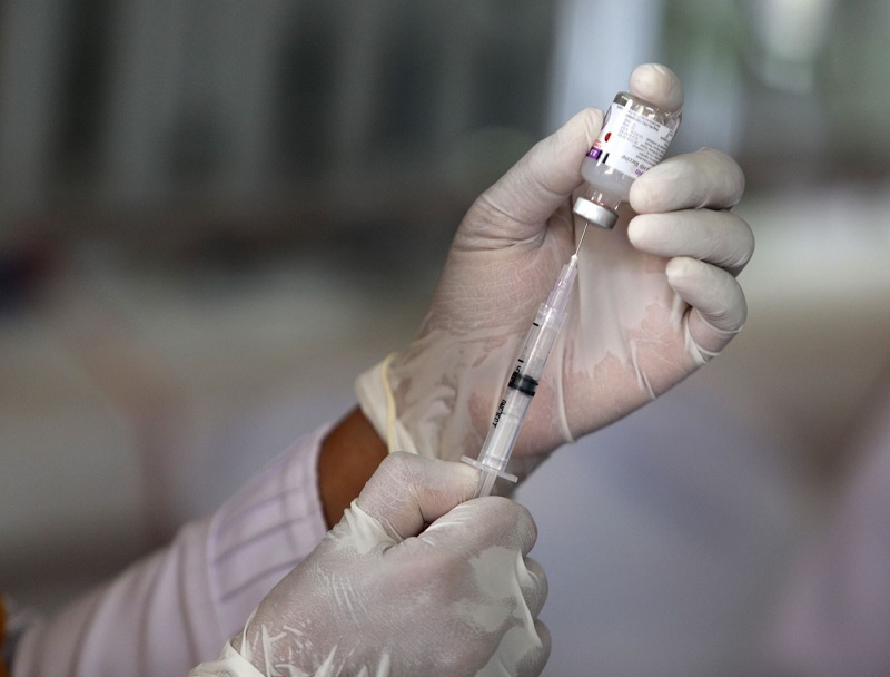 Moderna anuncia que su vacuna genera respuesta inmune prometedora en mayores