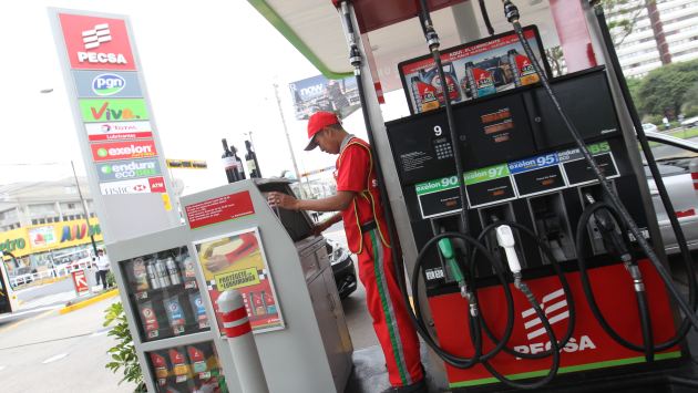 Opecu exige a grifos aplicar rebaja del precio de combustibles