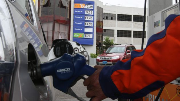 Distribuidores de combustible aseguran no reducirán los precios “de la noche a la mañana”