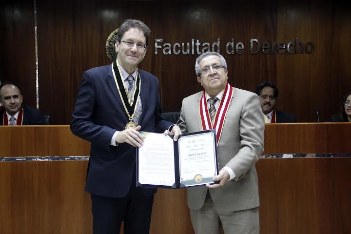  Universidad Señor de Sipán declara visitante ilustre a embajador de Francia