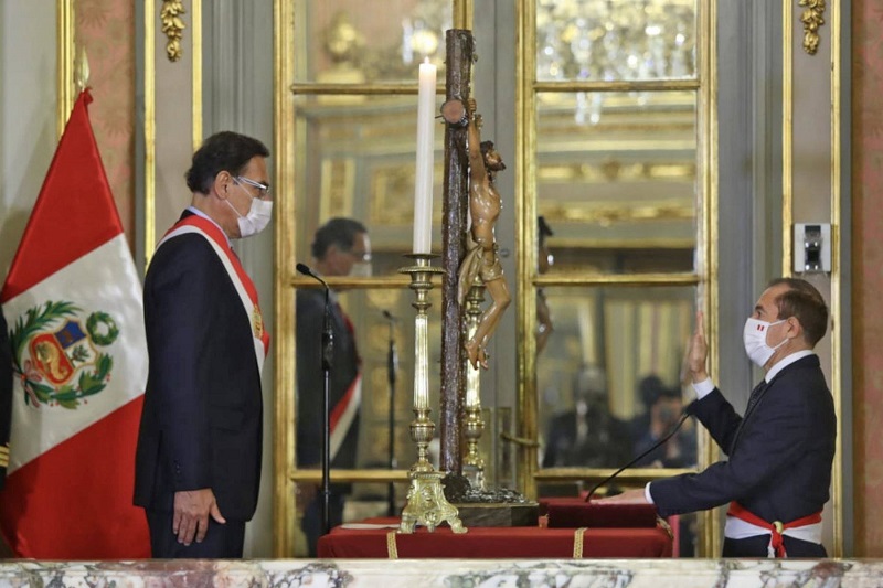 Walter Martos jura como presidente del Consejo de Ministros