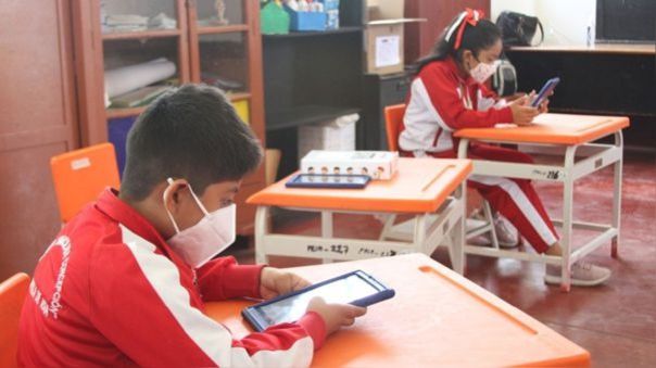 Citan a ministro de Educación para que explique plan de retorno a clases presenciales