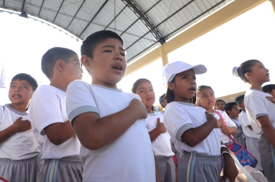 Minedu informa que más del 99 % de colegios públicos del país inició hoy el año escolar