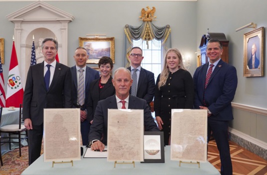 EE.UU. devuelve manuscrito peruano de creación de la primera compañía teatral de América Latina 