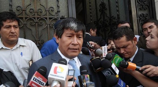 Gobernador de Ayacucho niega “rotundamente” haber regalado reloj Rolex a presidenta Boluarte 