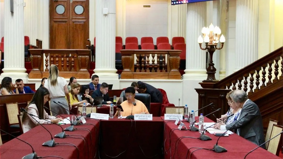 Comisión de Constitución aprueba reforma para someter a juicio político a jefes de JNE, ONPE y Reniec