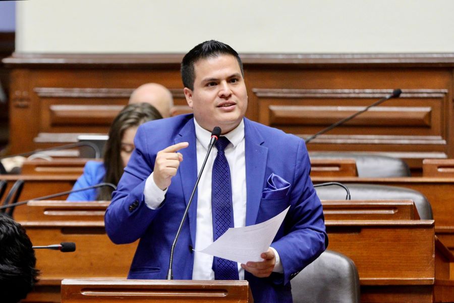 Diego Bazán renuncia a la bancada de Avanza País por “razones de conciencia”