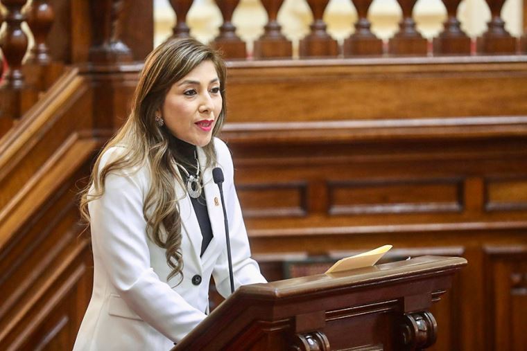 Lady Camones: “No hay propuesta formal para presidir el Congreso, pero no la rechazaría”