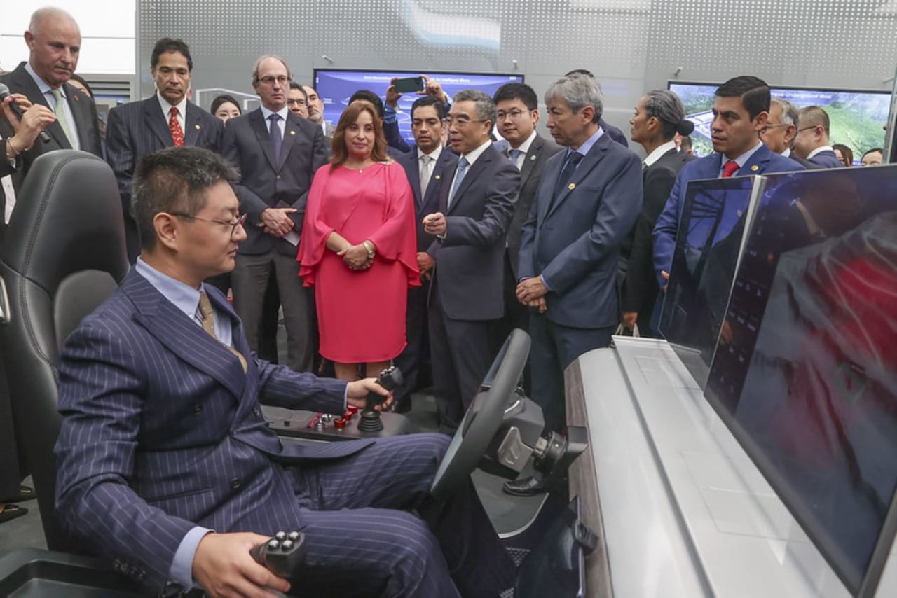 Perú busca acuerdo en China  para sustituir unidades de transporte público por vehículos eléctricos